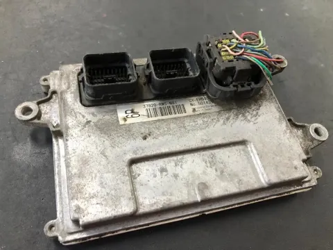 6P 37820-RWS-N81 (1)