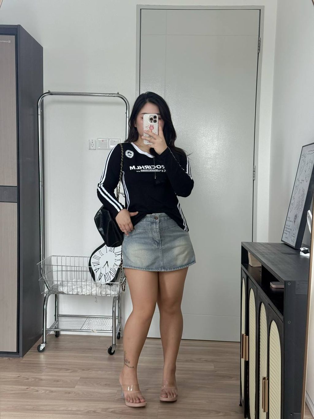 photo_6134129303999334996_y