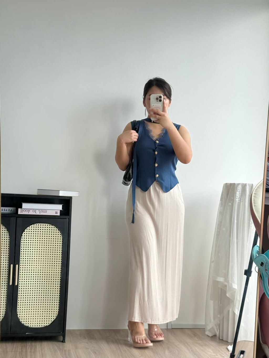 photo_6161366354502995073_y