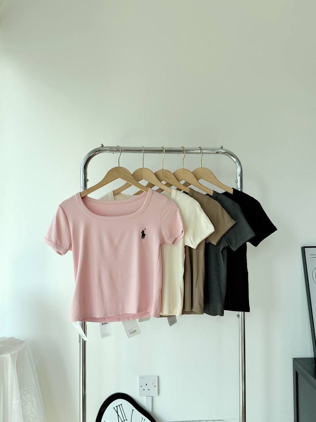 photo_6060079661179848344_y