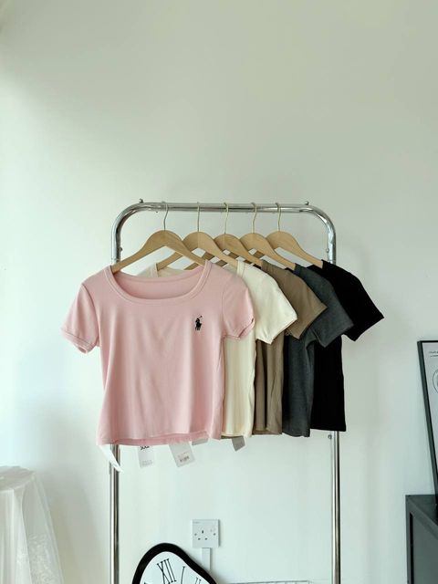 photo_6060079661179848344_y