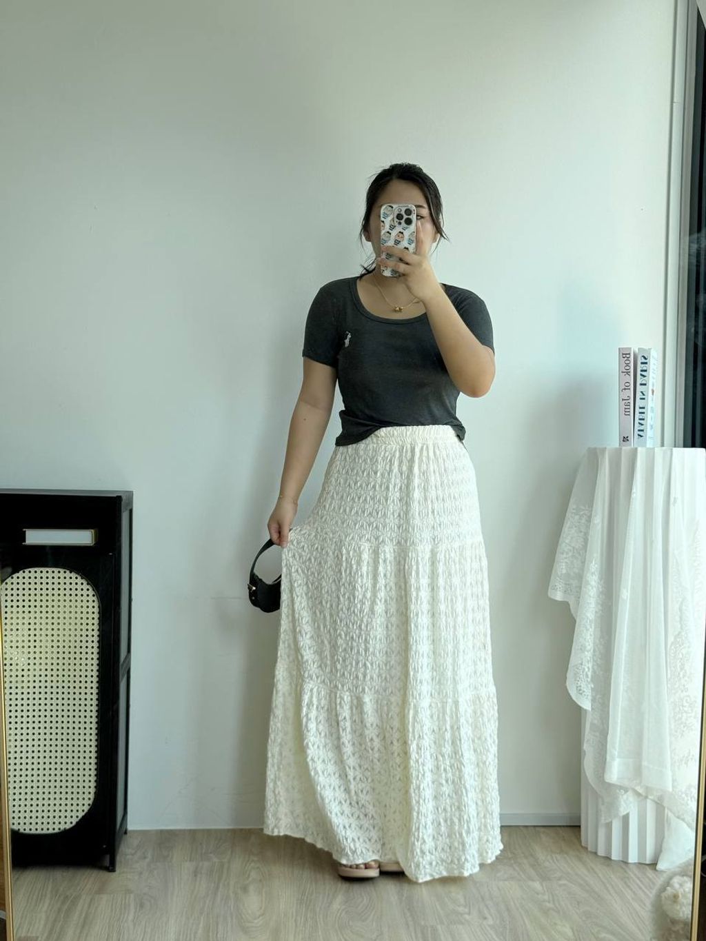 photo_6060079661179848340_y