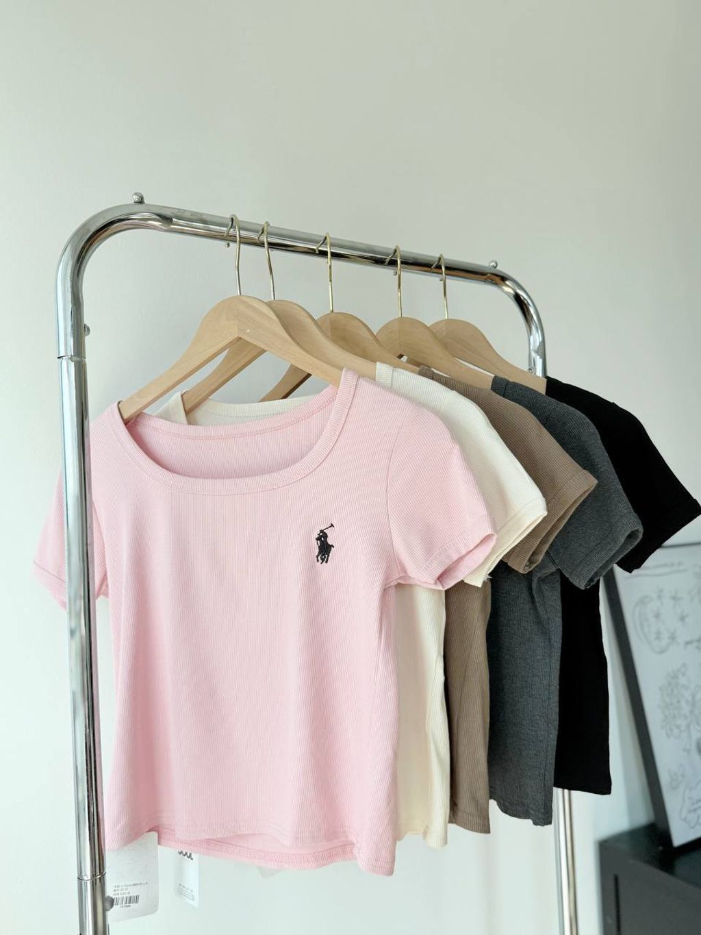 photo_6060079661179848343_y