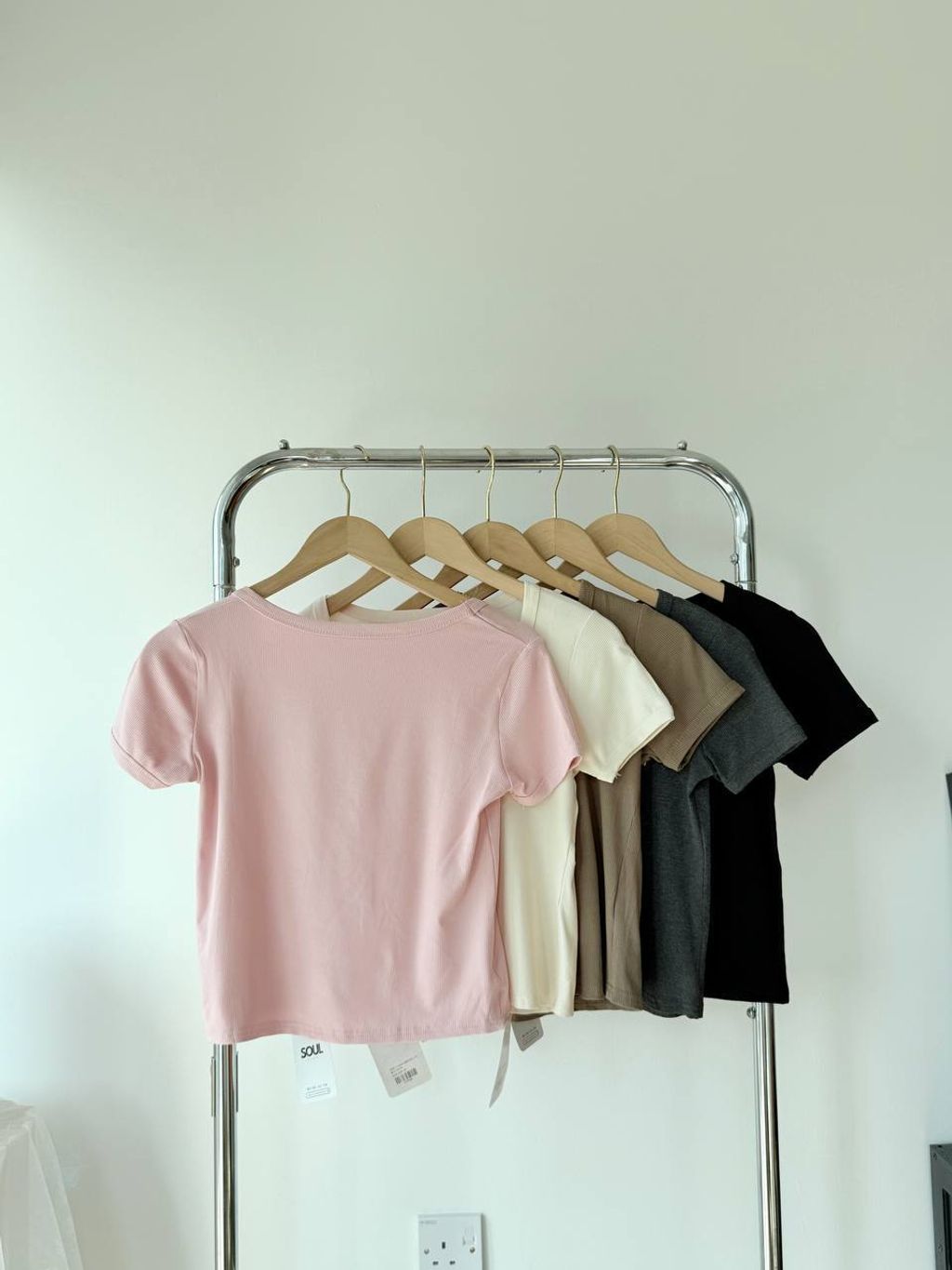 photo_6060079661179848345_y