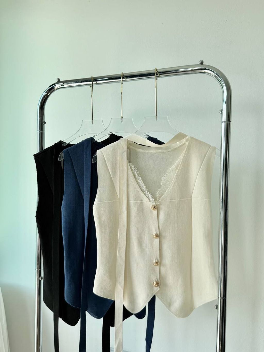 photo_6161366354502995364_y