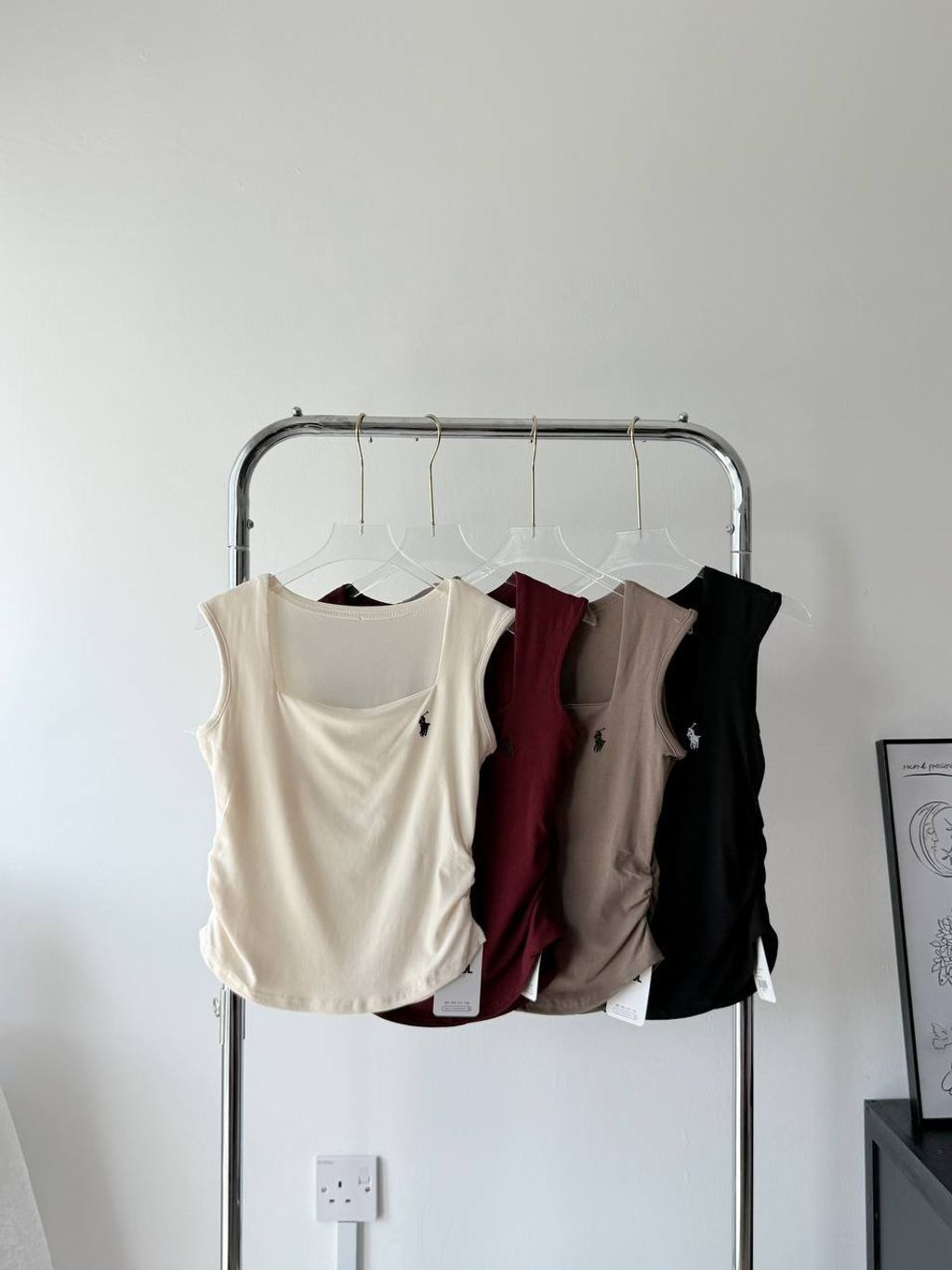 photo_6321010980385047363_y