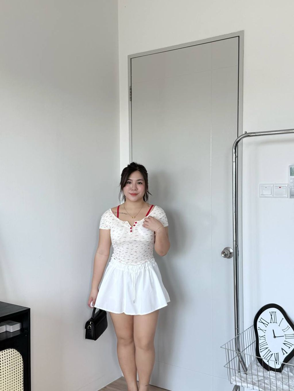 photo_6136368283335638560_y