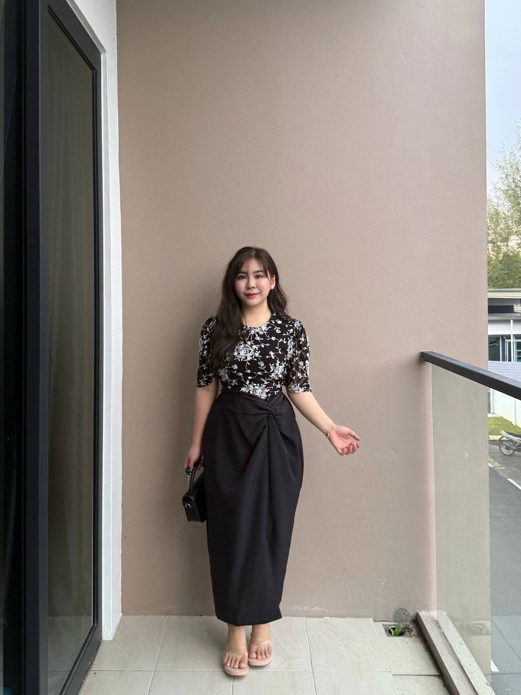 photo_6086699864189242560_w