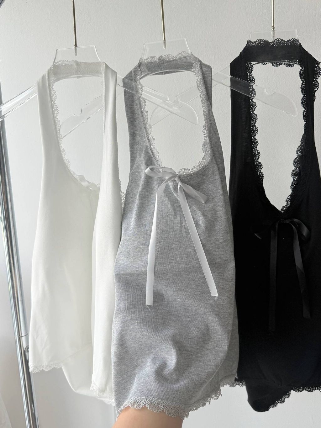 photo_6086699864189242588_w