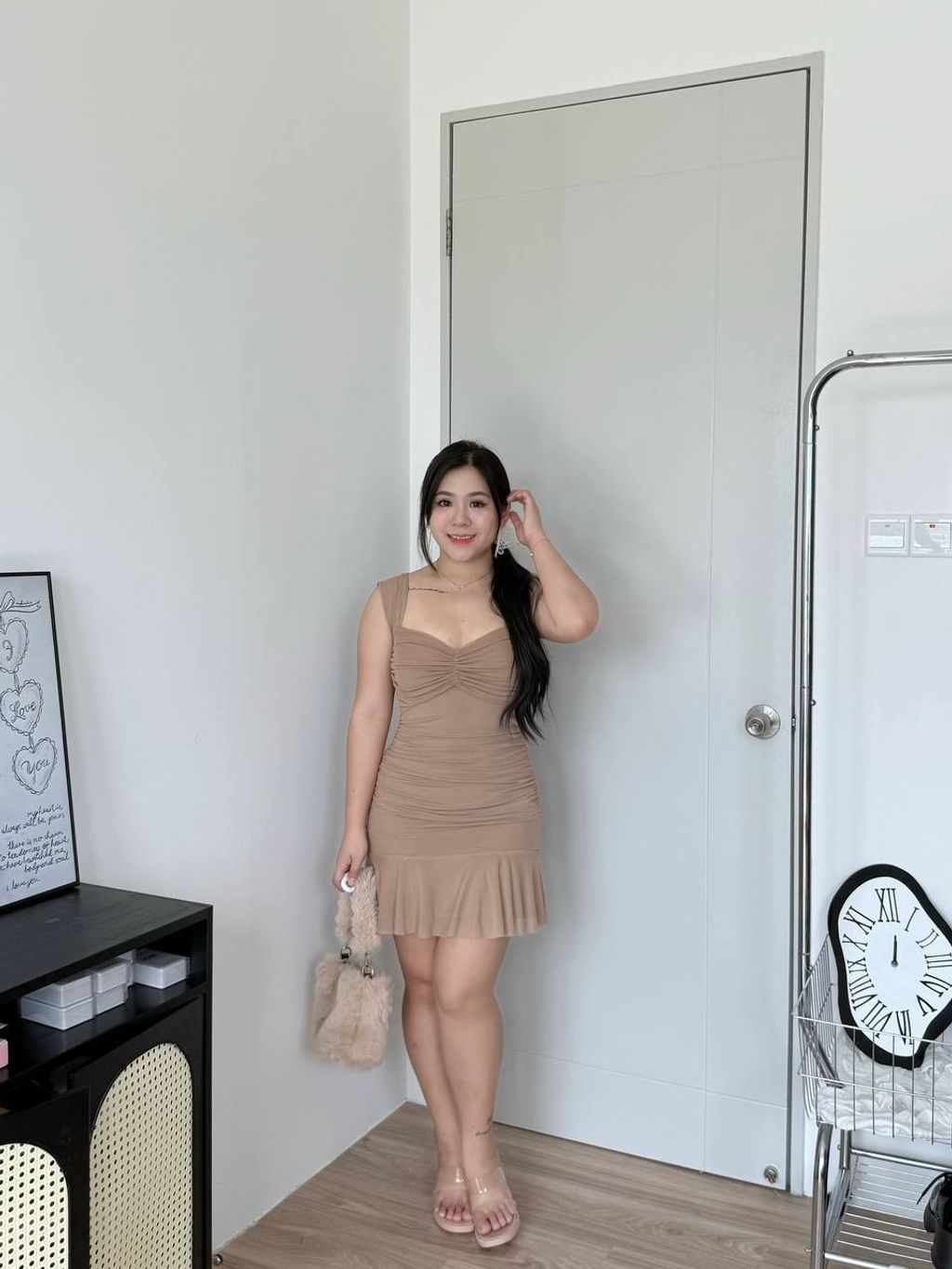 photo_6073114466016412691_y