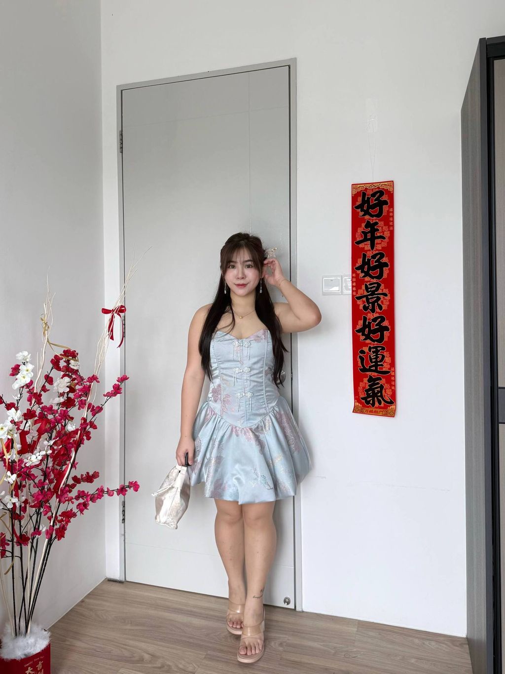 photo_6167946609476438949_w