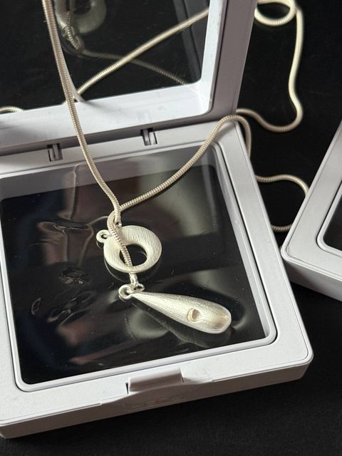 photo_6199650984313686879_w