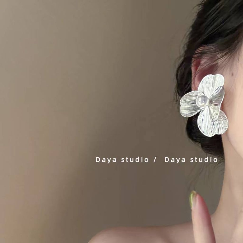 photo_6199650984313686963_x