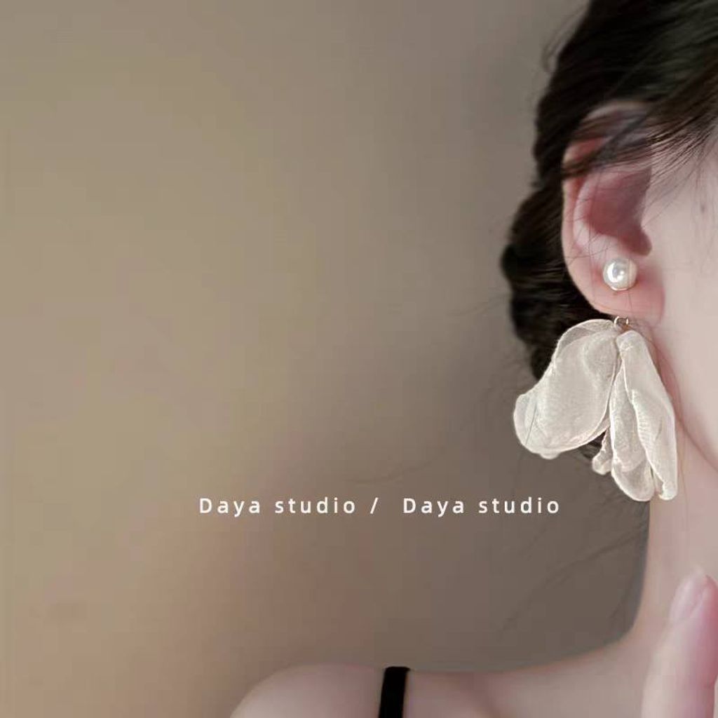 photo_6199650984313686967_x