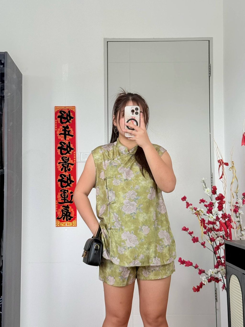 photo_6199650984313687268_w