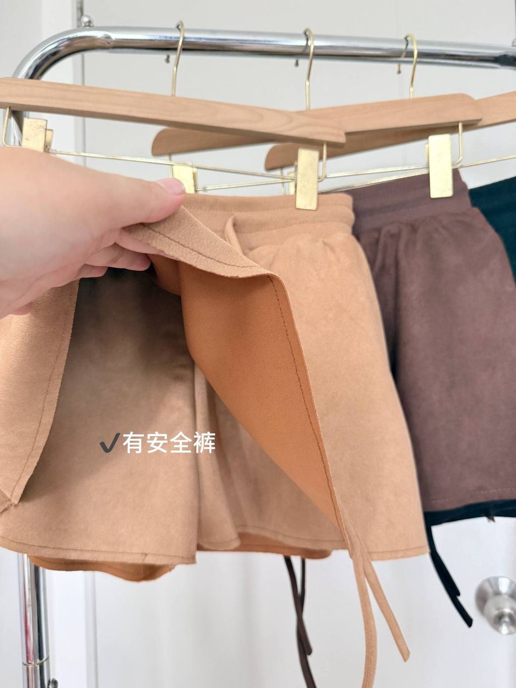 photo_6235602600770342104_w