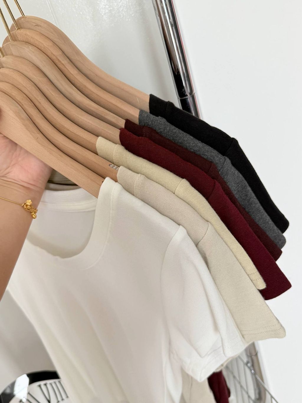 photo_6235602600770342102_w