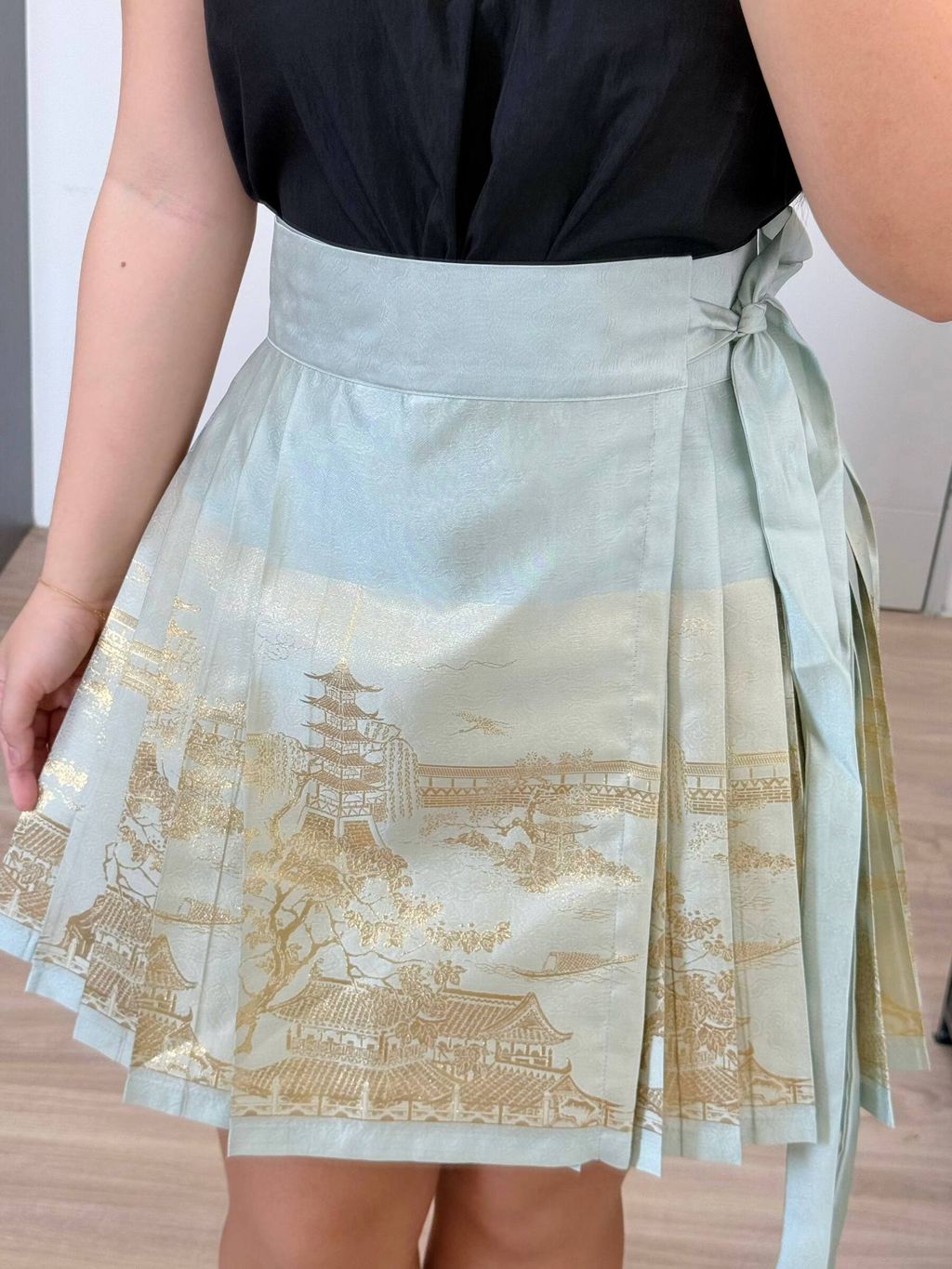 photo_6293924953820172276_w