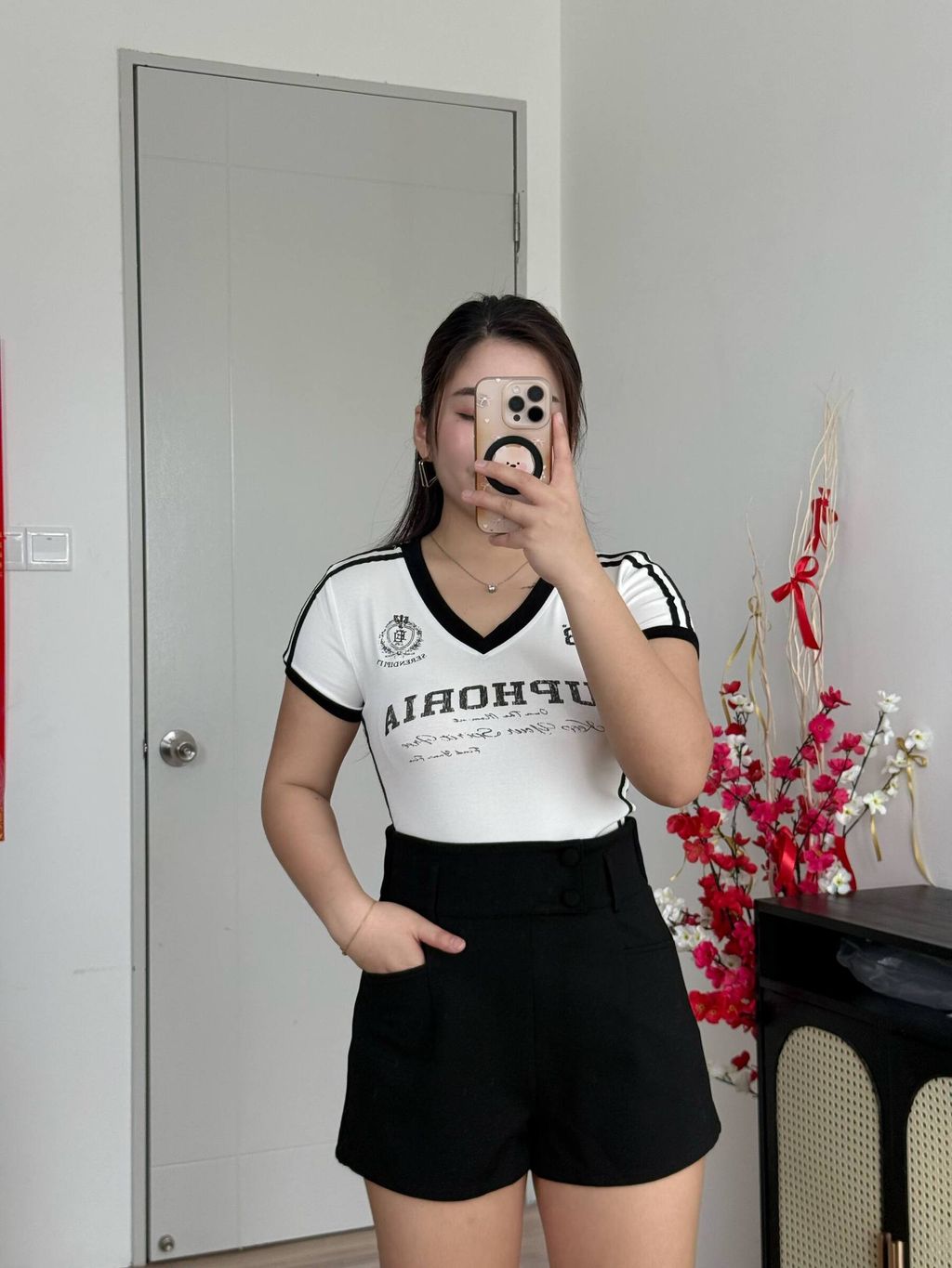 photo_6323356028237450840_w