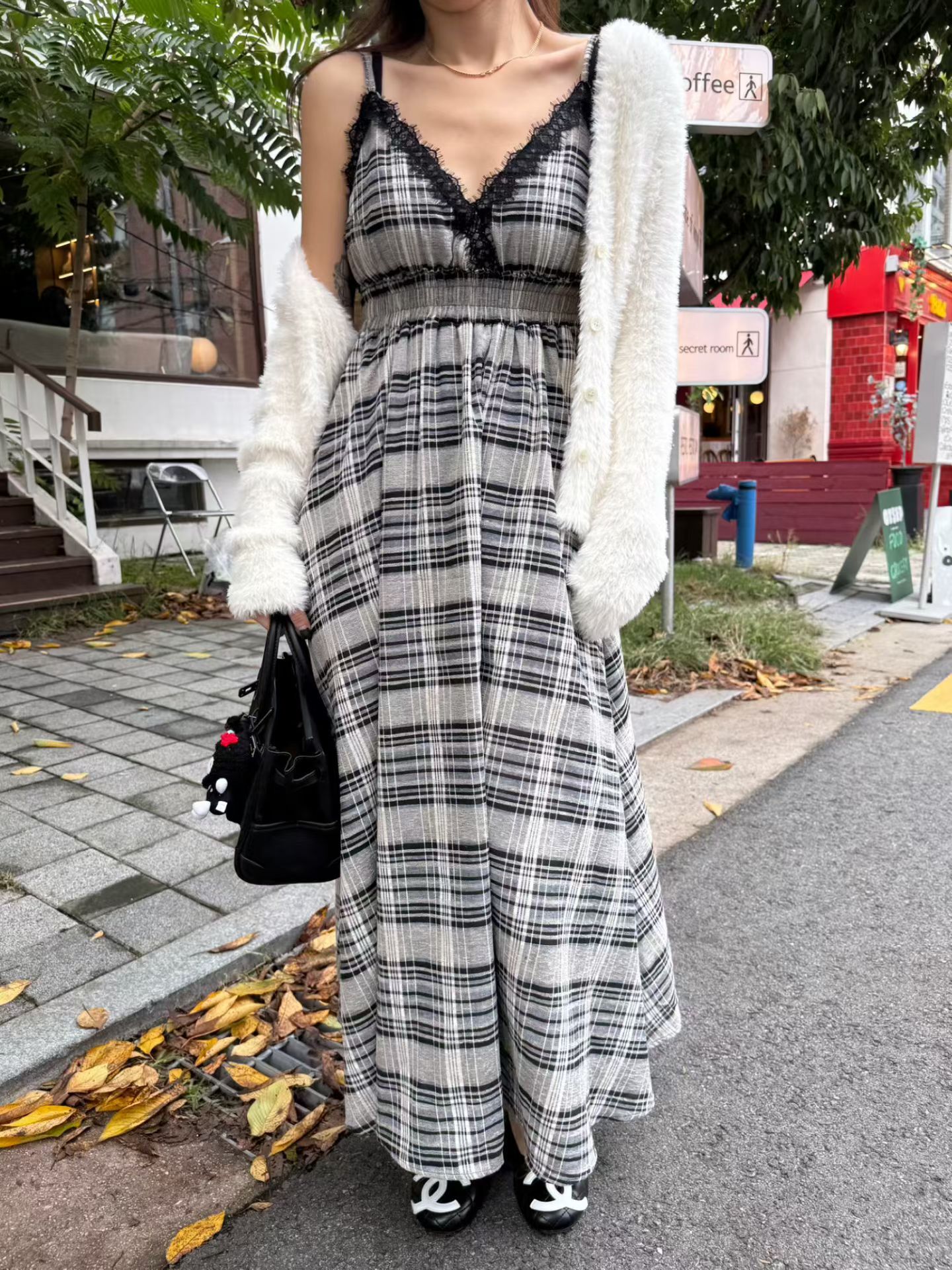 A8CB3E81-9C9B-4E01-85F8-C500655CAF4F