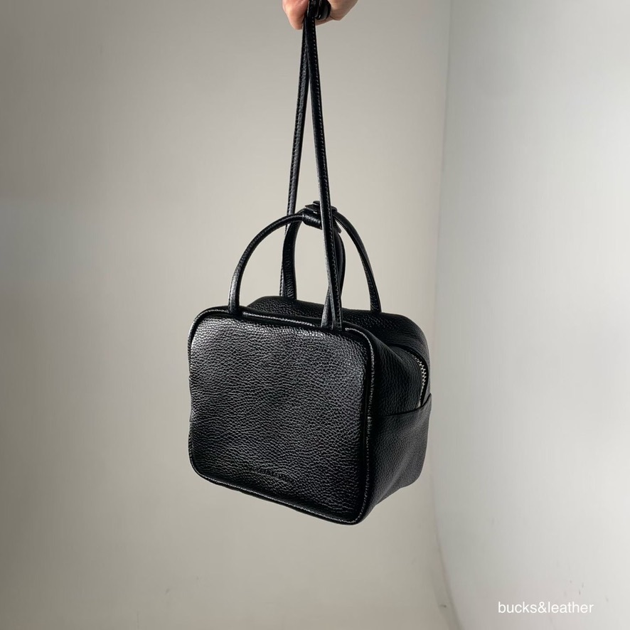 B05C17CC-6977-49F7-A2B7-D317A5D50126_1_105_c