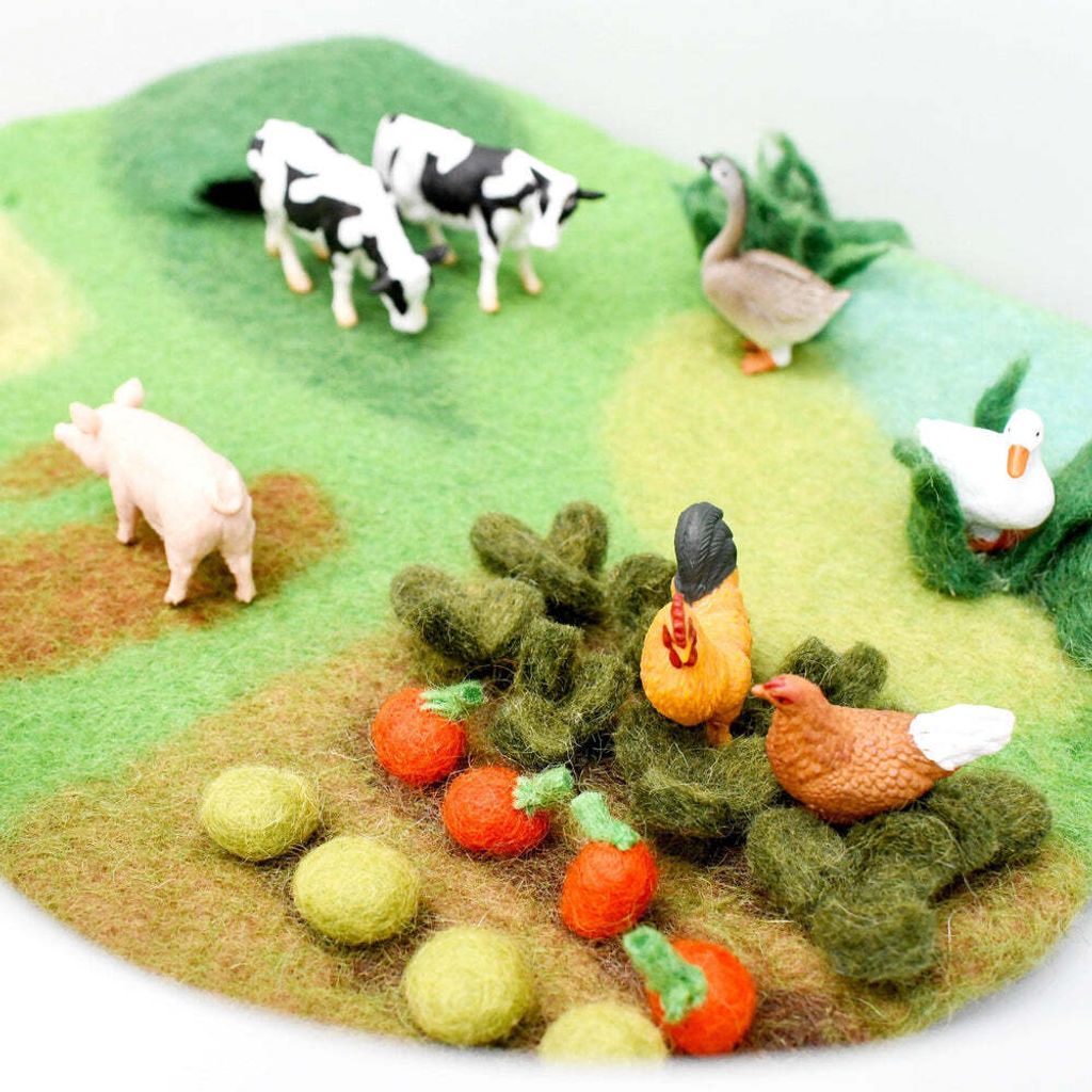 farm-felt-playscape-playmat-7