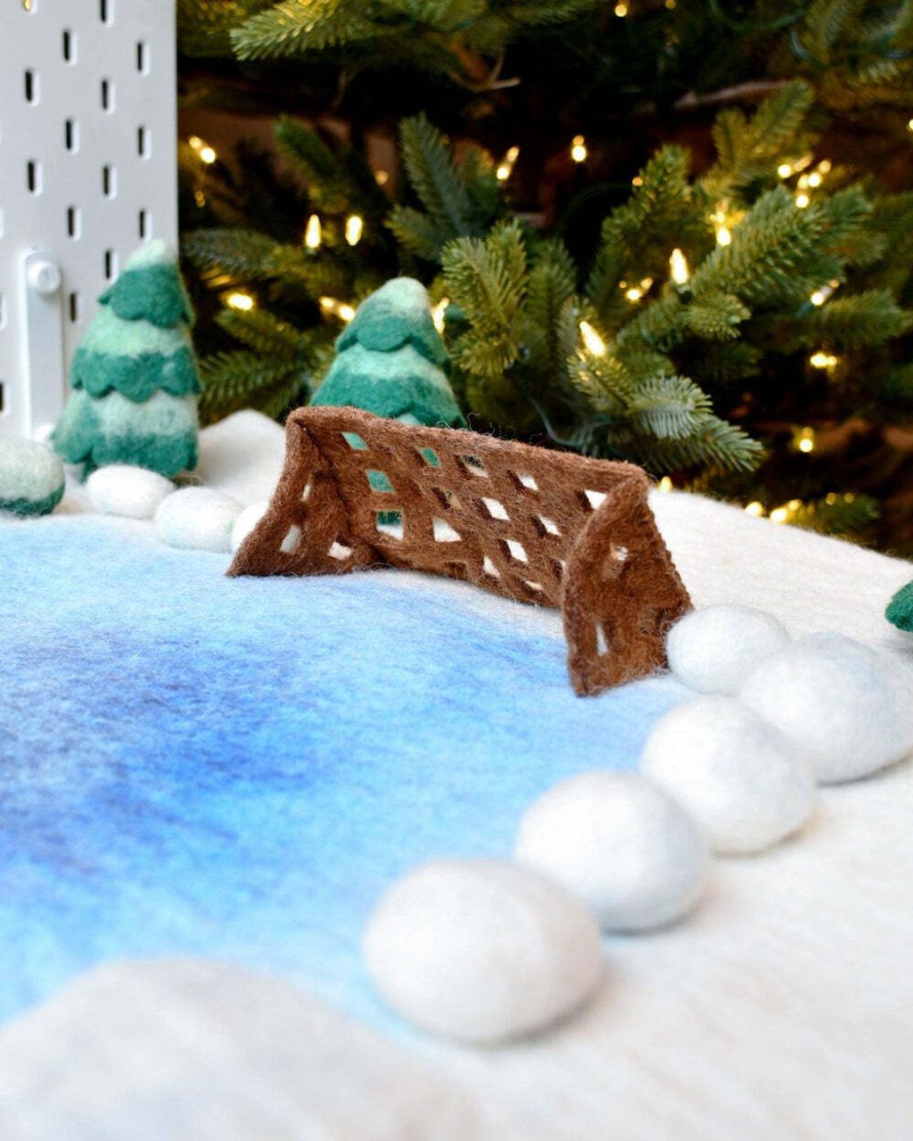felt-large-snowscape-playmat-10