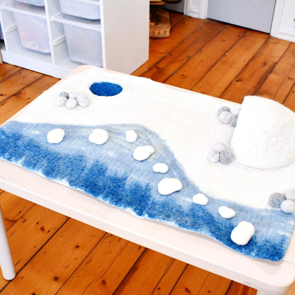 felt-arctic-playscape-playmat