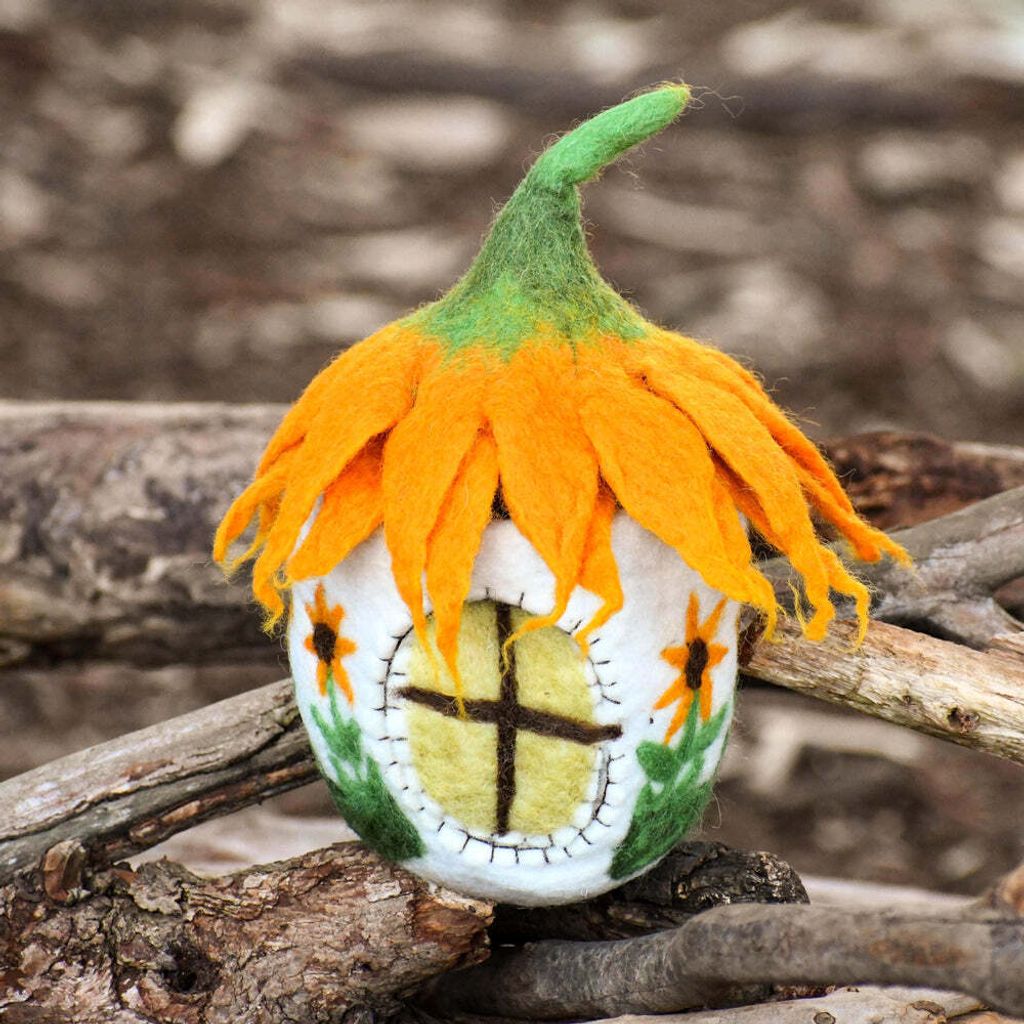 fairy-sunflower-house-3