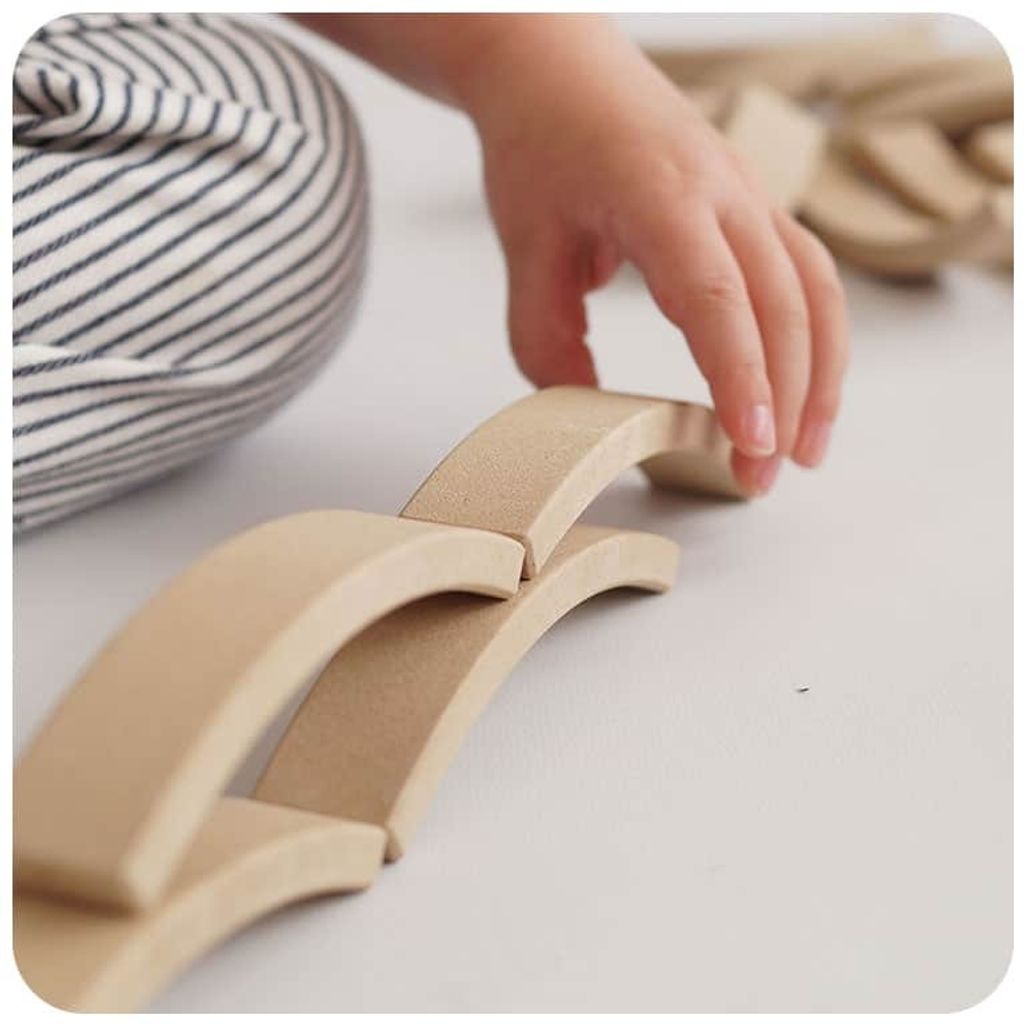 abel-blocks-mini-rewood-12-lifestyle-closeup