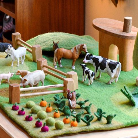 farm-large-felt-playmat-4