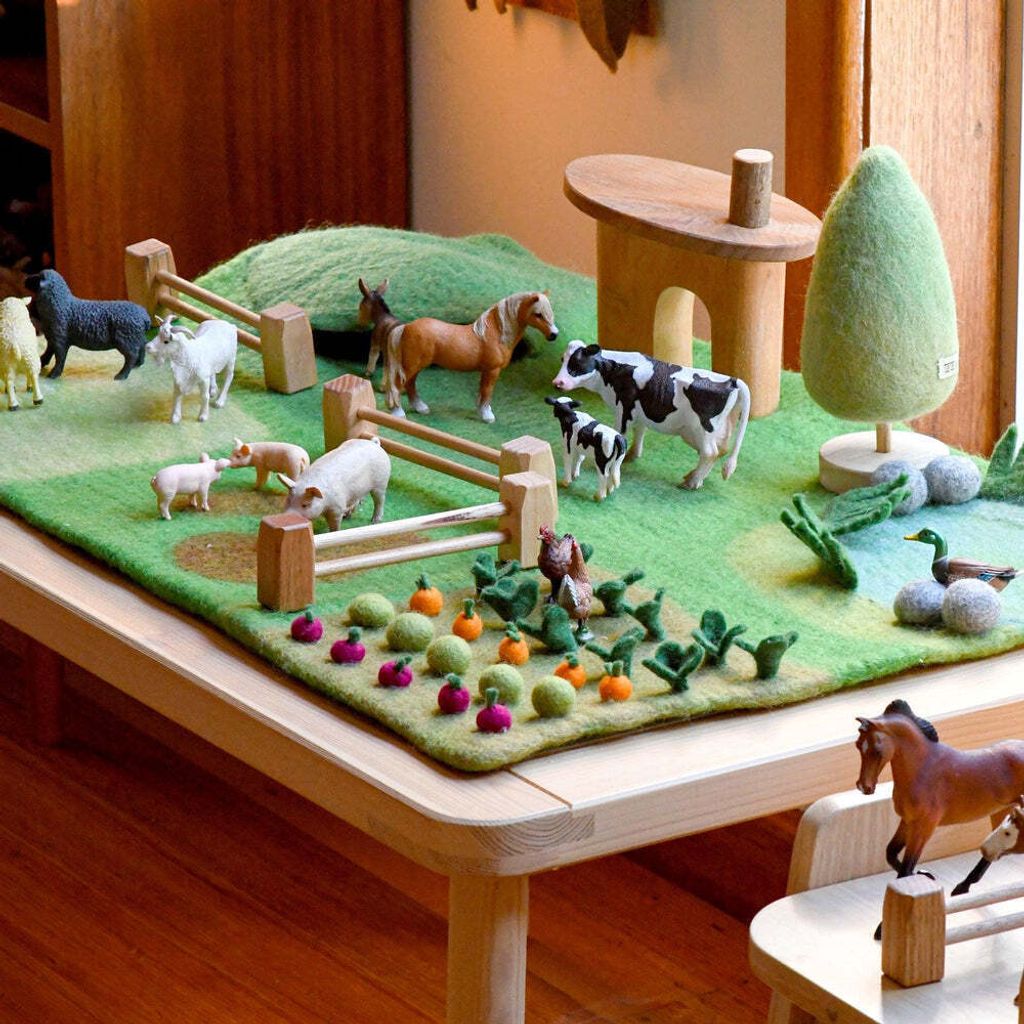 farm-large-felt-playmat-8