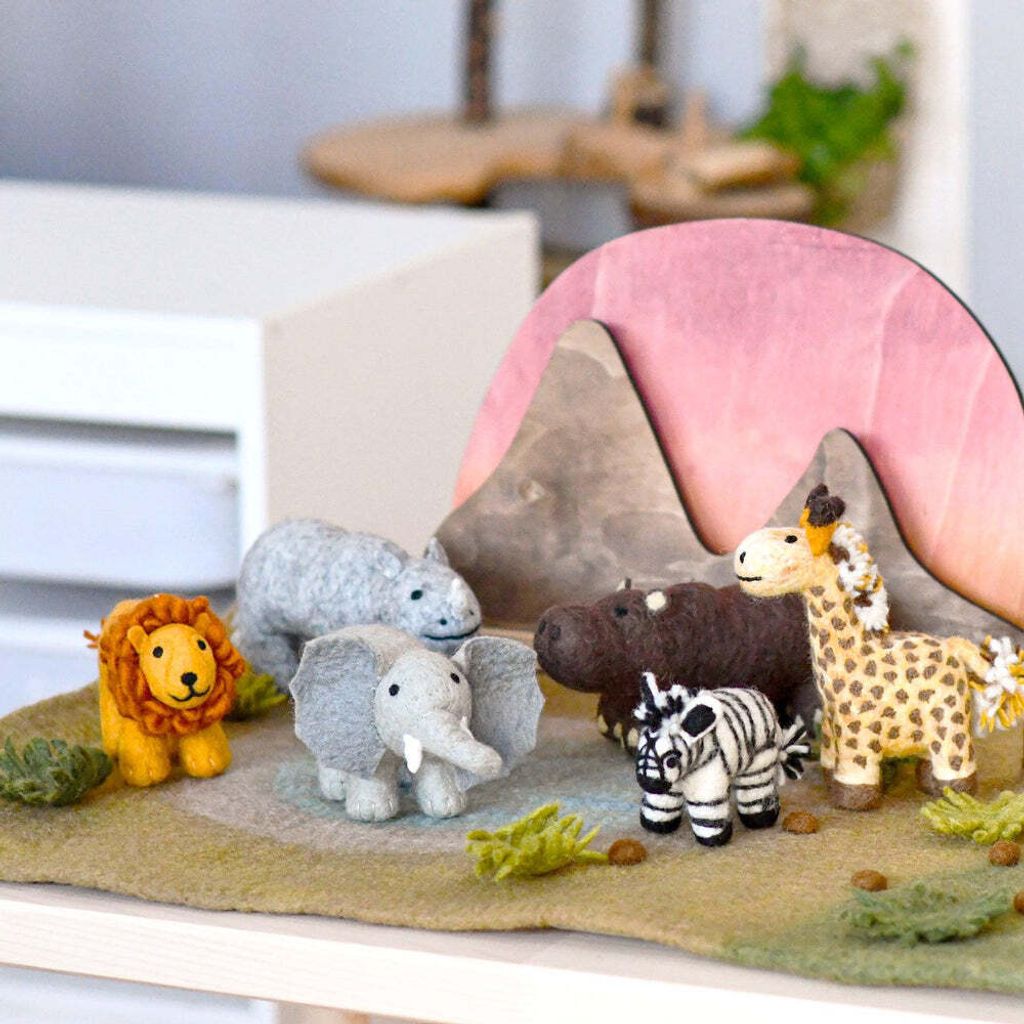 felt-safari-animals_7d6f4868-0d14-4f3a-9c81-0d4ca4bc6b7c