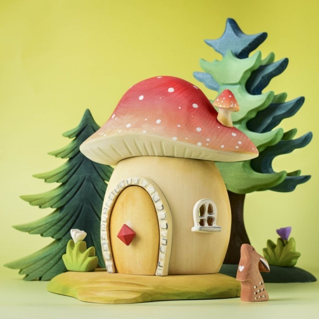 toadstool-house~7655