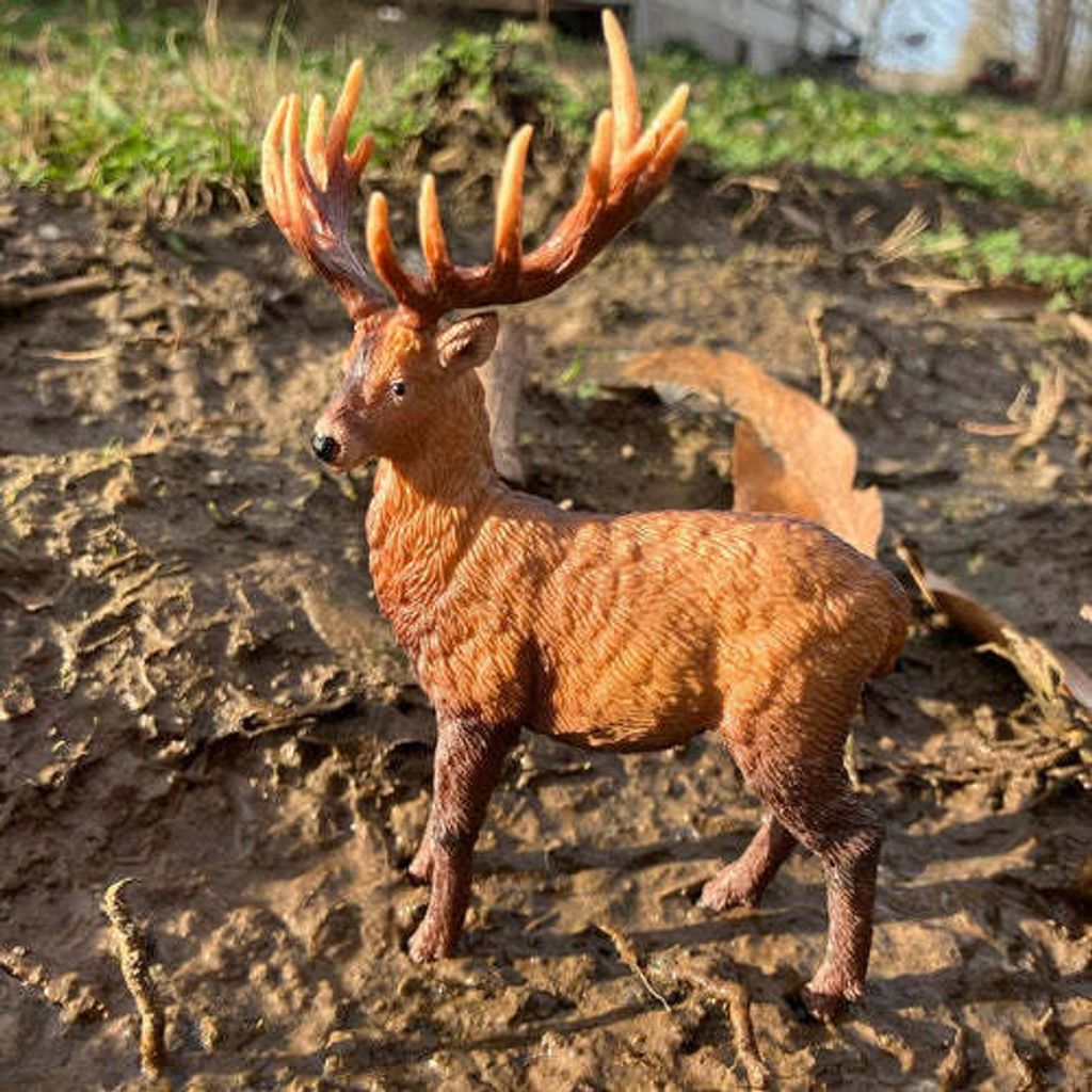 Toymany_Wapiti_Figurine_Toy-6