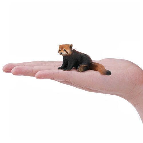 Toymany_Red_Panda_Figurine_Toy-on_hand