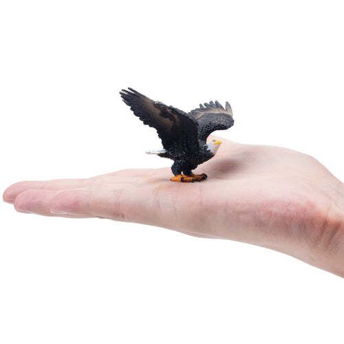Toymany_Mini_Eagle_Figurine_Toy-on_hand