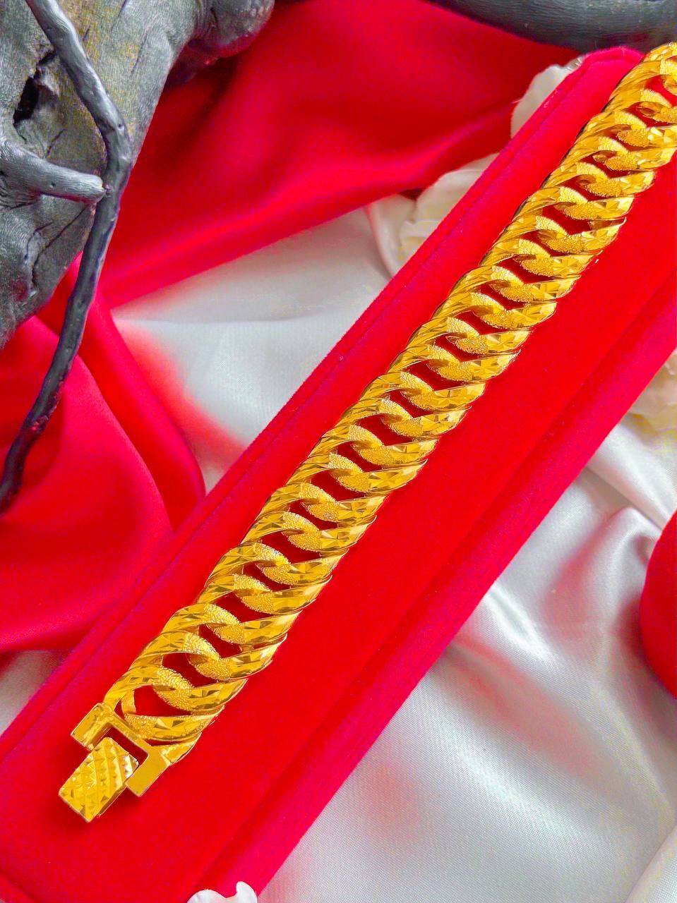 image_9054E946-E67E-4E39-8B59-DF60989ACD87_1763704335