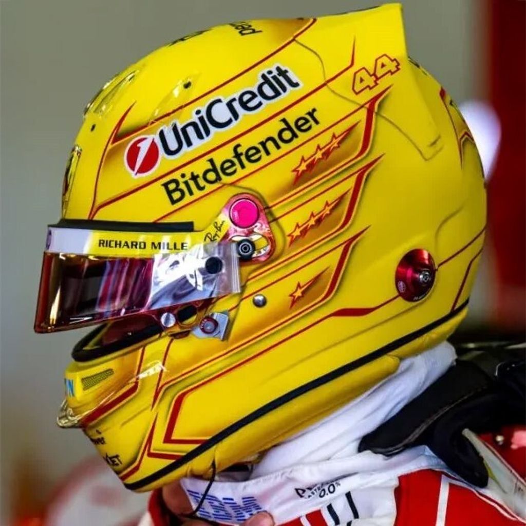 Lewis Hamilton 2026 1;5 helmet 2