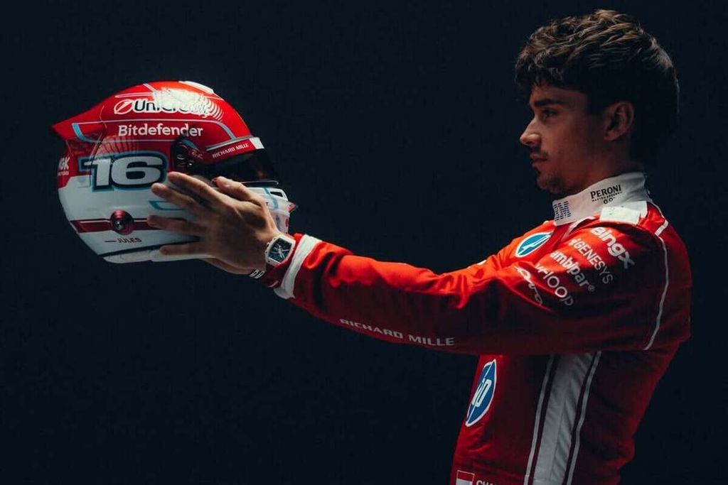 Charles Leclerc 2026 1;5 helmet 3