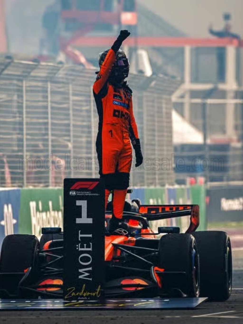 mclaren-mastercard-f1-team-mcl40-no1-winner-dutch-gp-2026-lando-norris-with-figurine-and-pit-boards-optimized