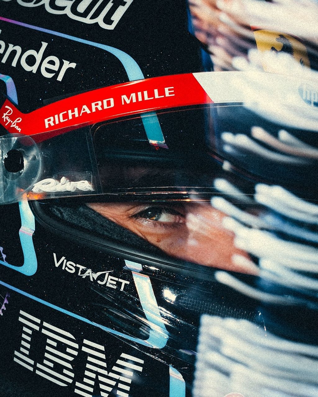 charles-leclerc-2026-singapore-gp-helmet-side-close