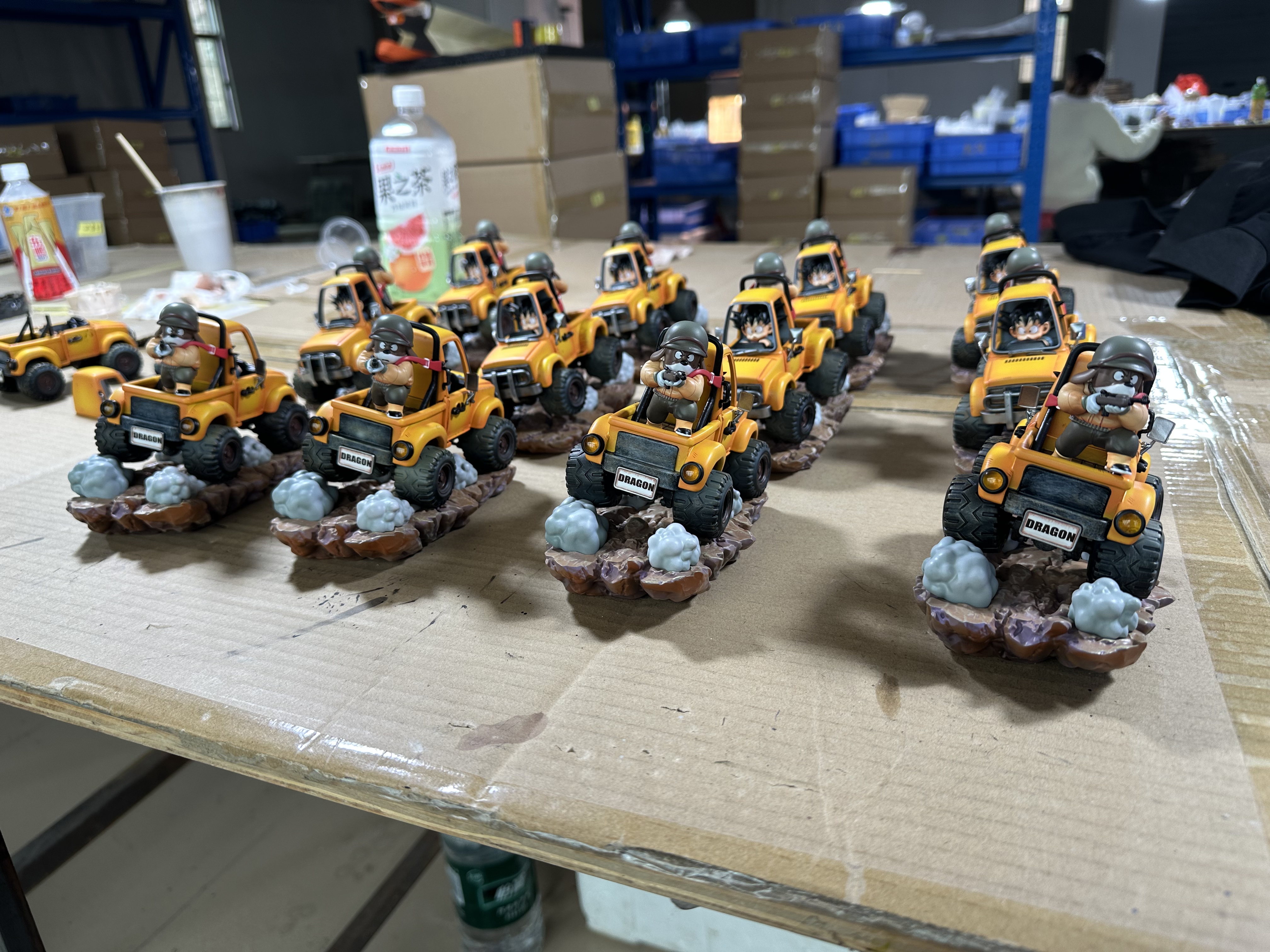 SENZUBEAN工作室 飛奔的越野車