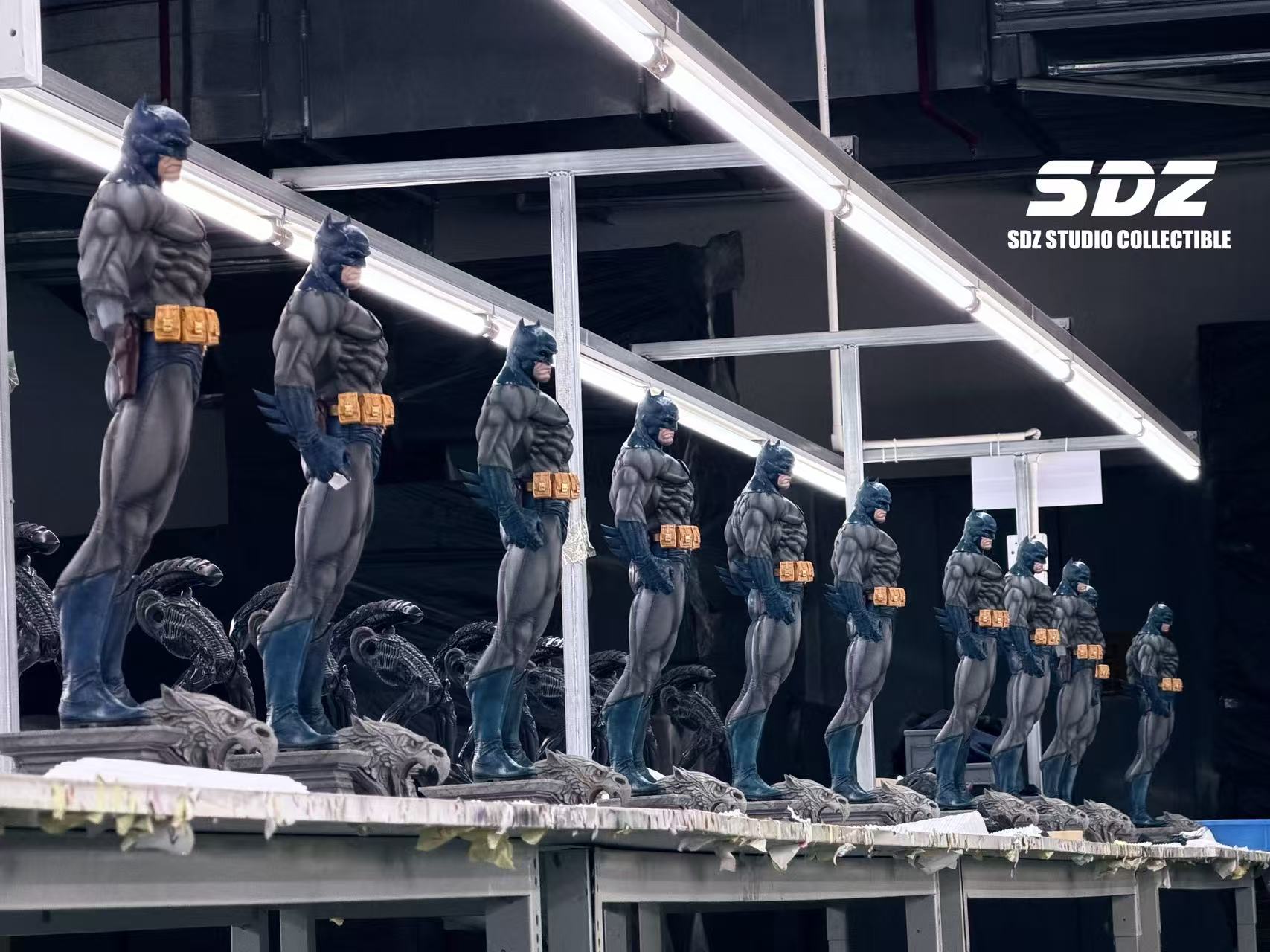 SDZ 蝙蝠俠 1/4 全身雕像  皮質披風版