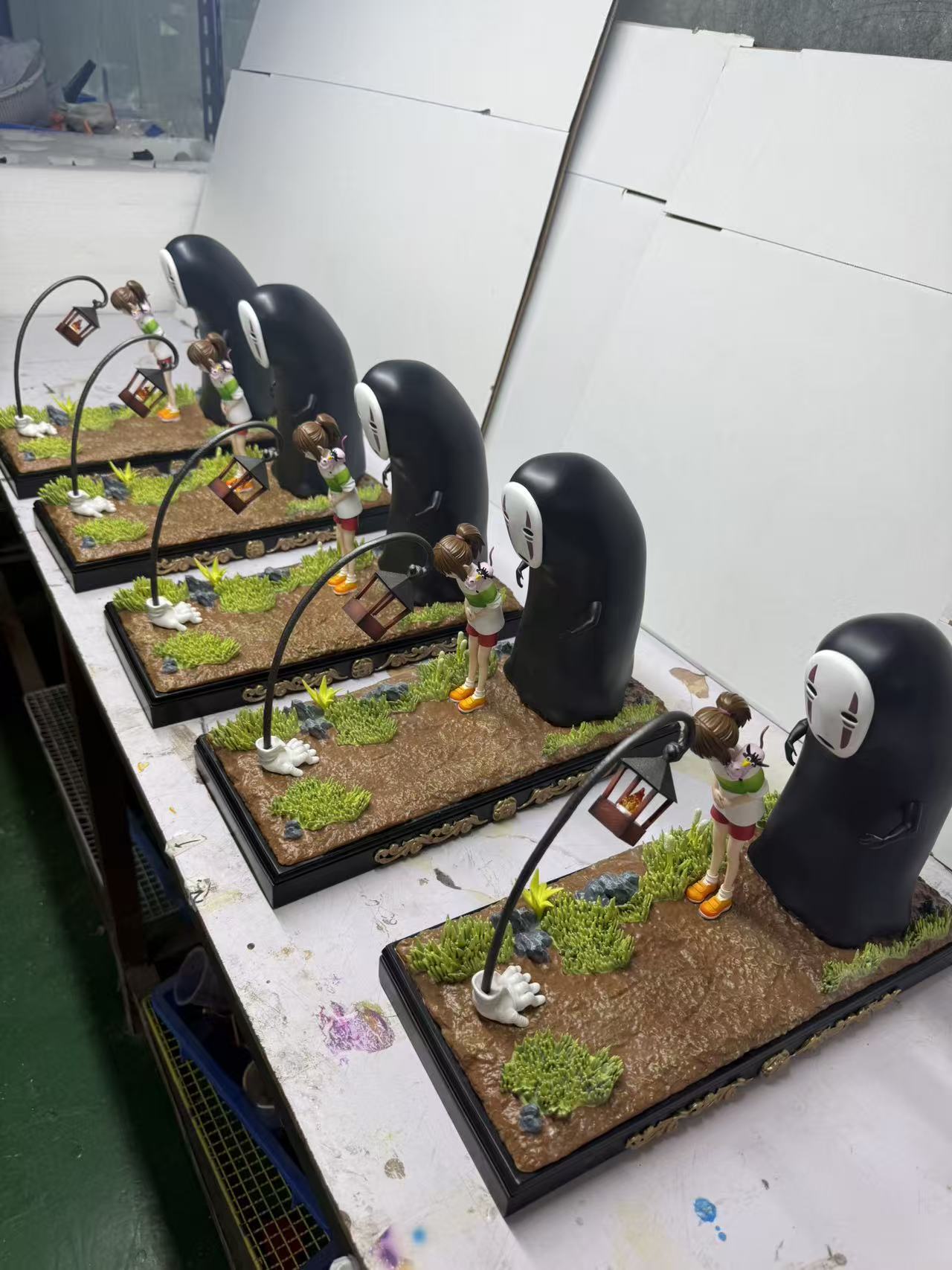 稻草人工作室 千尋與路燈