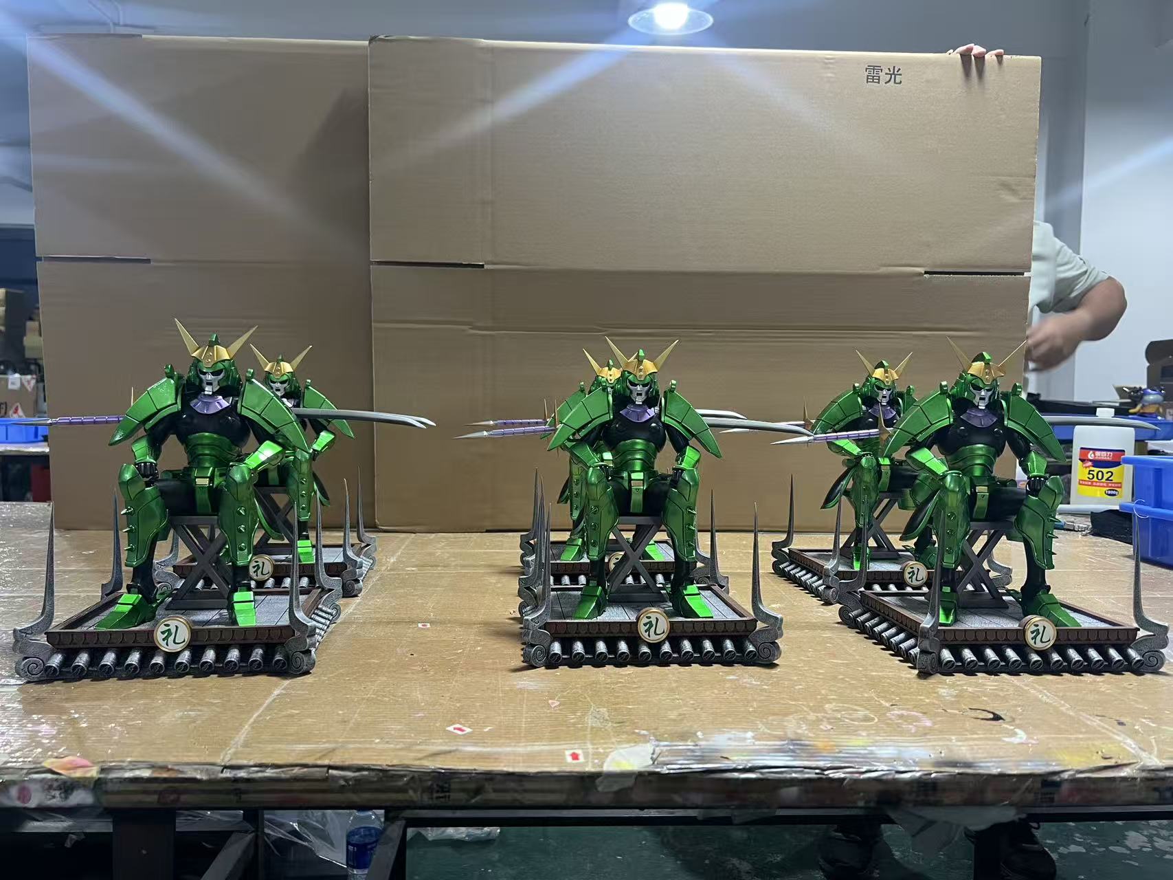 北斗Studio 魔神壇鬥士共鳴 光輝神  ，北斗Studio 魔神壇鬥士共鳴（光輝神 光明皇帝 黑光虎）↑光輝神
