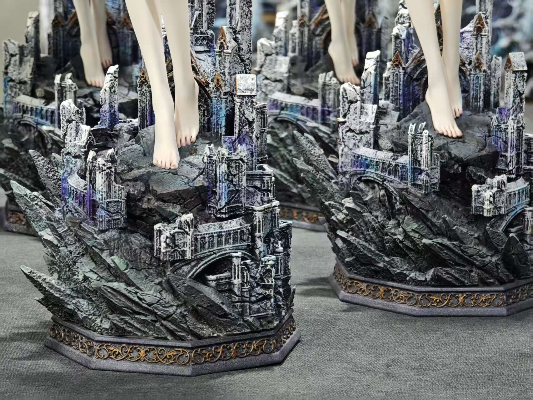 104698
