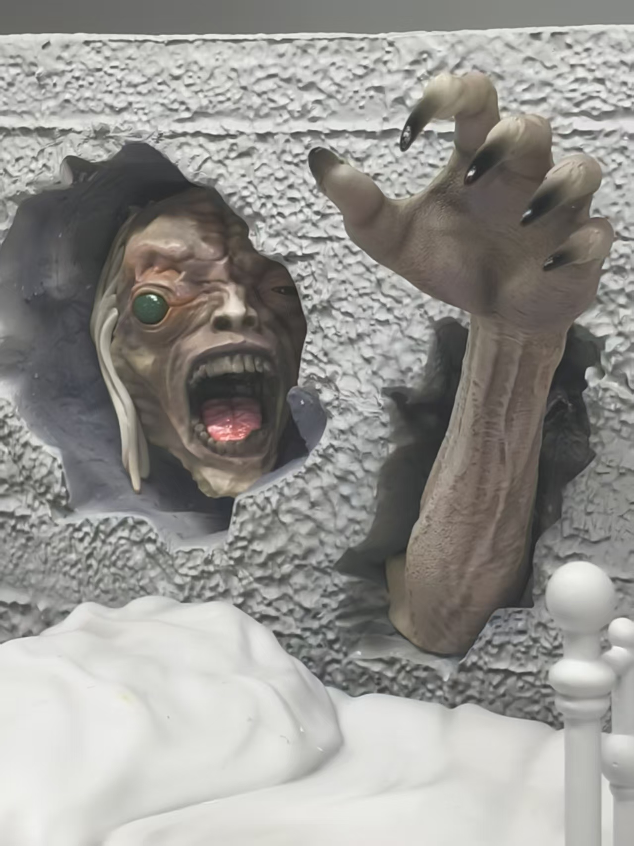 130572