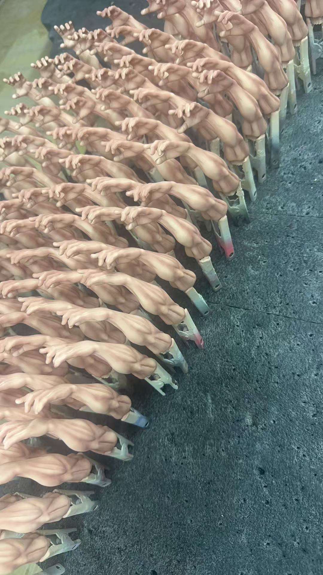 158341