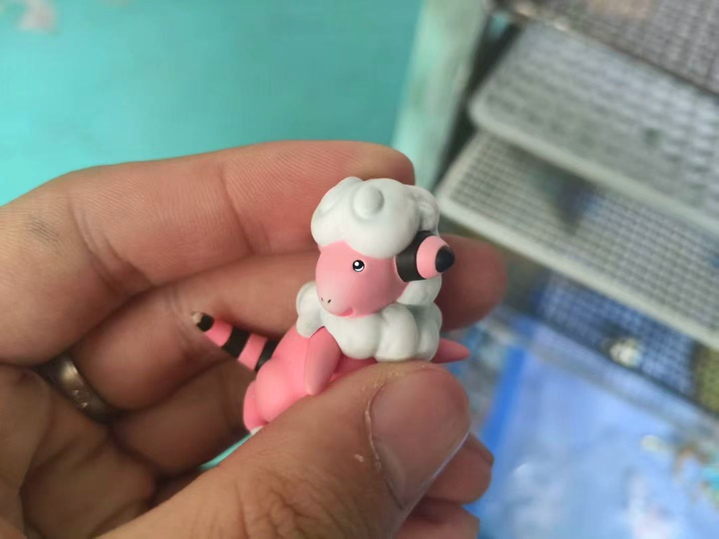 166194